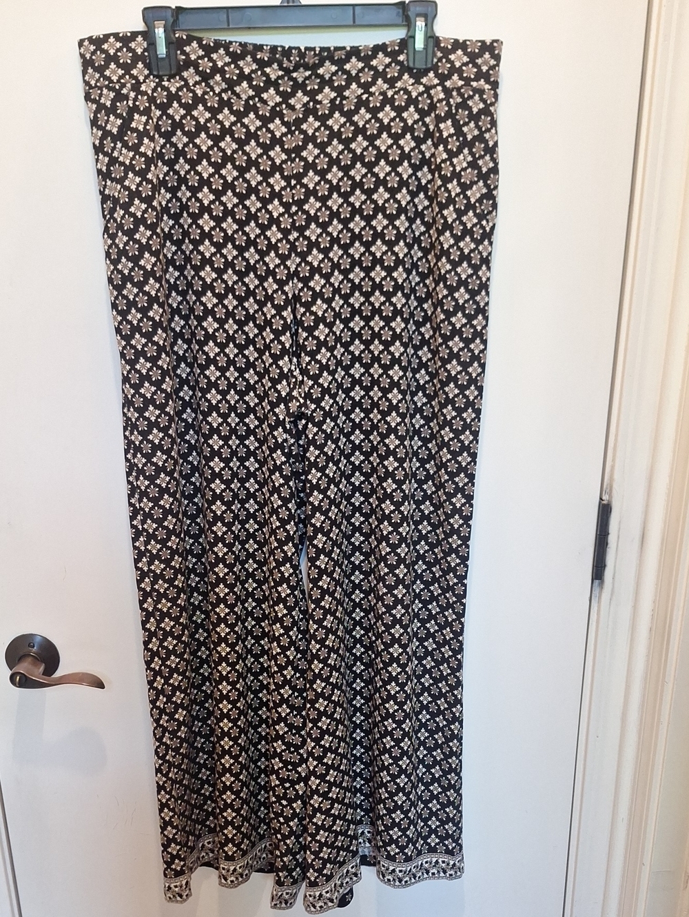 Max Studio Black Pant with Cream Floral Print